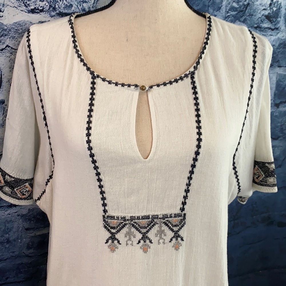 Embroidered Bohemian Keyhole neckline Tunic Gauze Dress